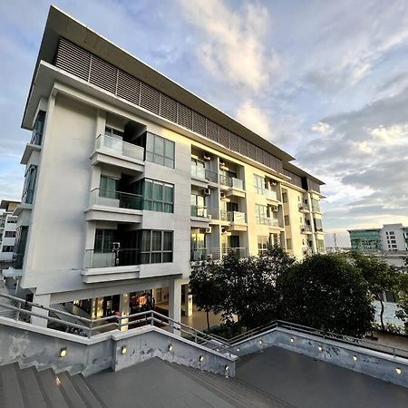 Luxury The Loft Comfort & Convenient Homestay 4 コタキナバル エクステリア 写真