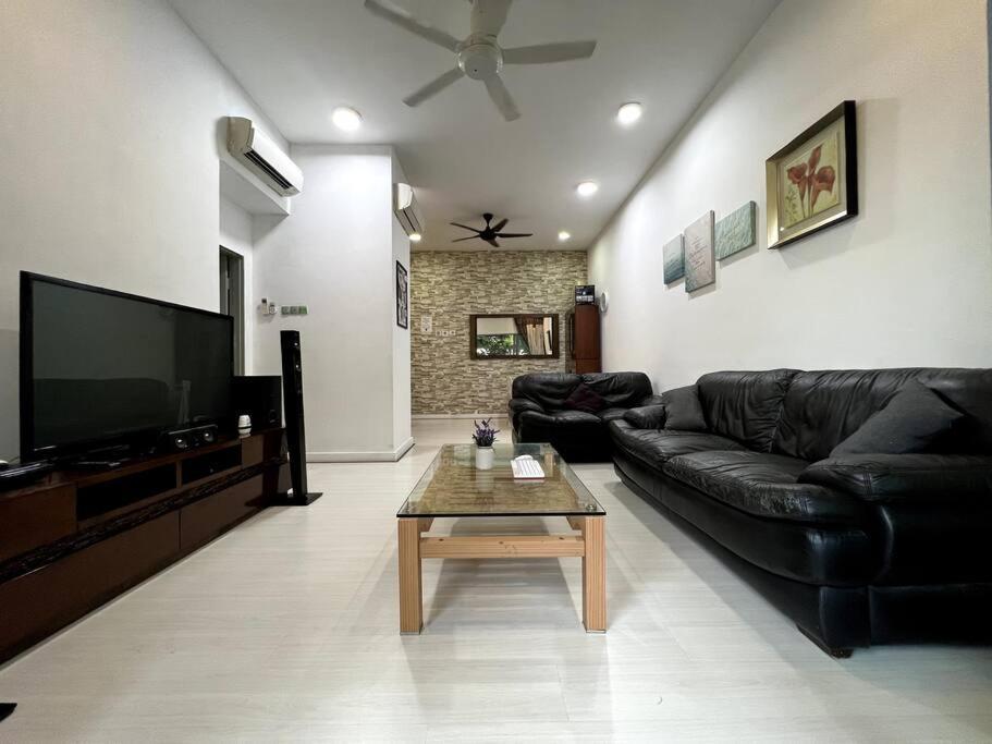 Luxury The Loft Comfort & Convenient Homestay 4 コタキナバル エクステリア 写真