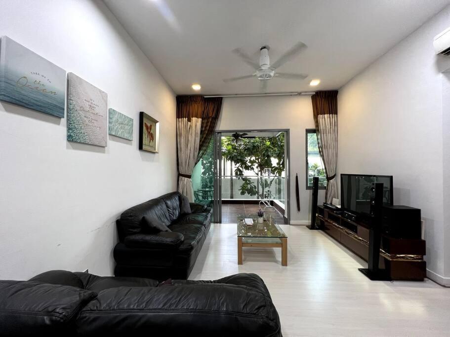 Luxury The Loft Comfort & Convenient Homestay 4 コタキナバル エクステリア 写真